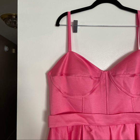 Plus Size Pink Gown/Prom Dress - Picture 3 of 10